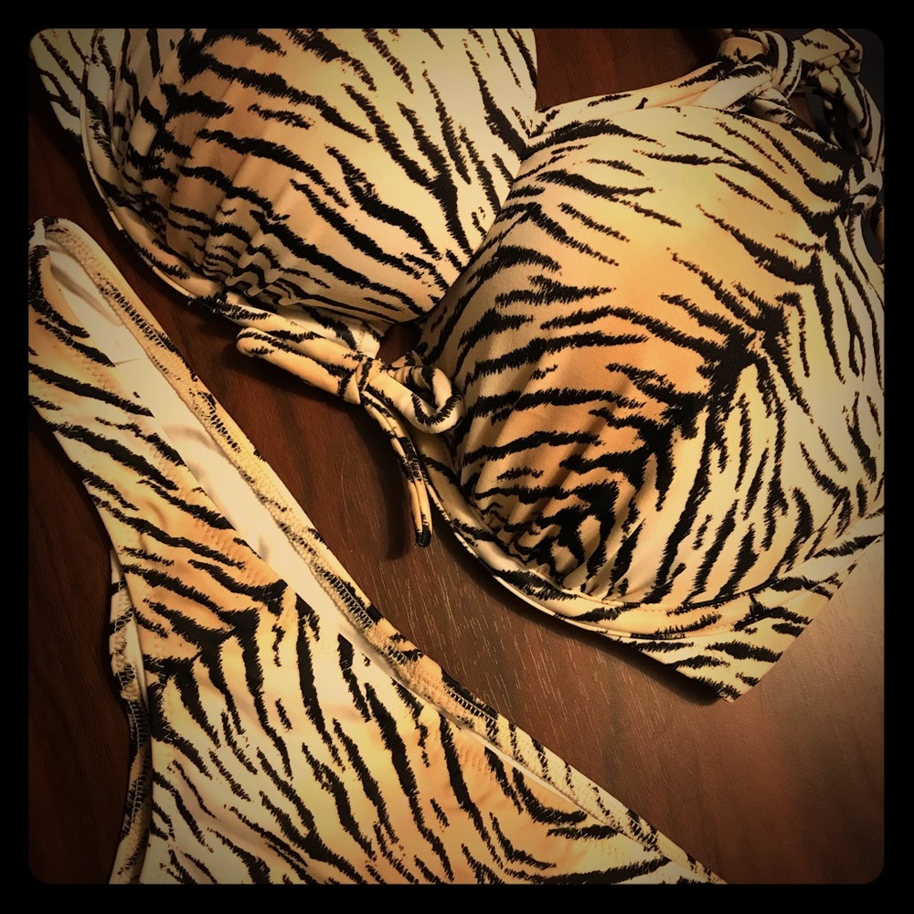 Victoria’s Secret tiger print bikini